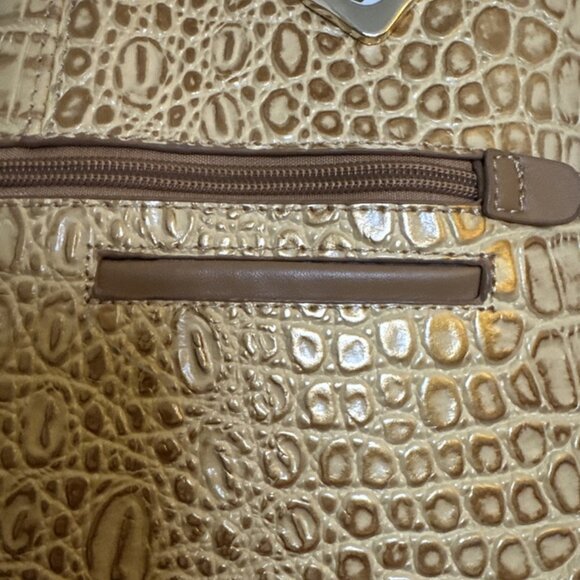 👜 MC Elegance Leather Shoulder Bag | Spacious & Stylish Work Tote - Picture 13 of 15